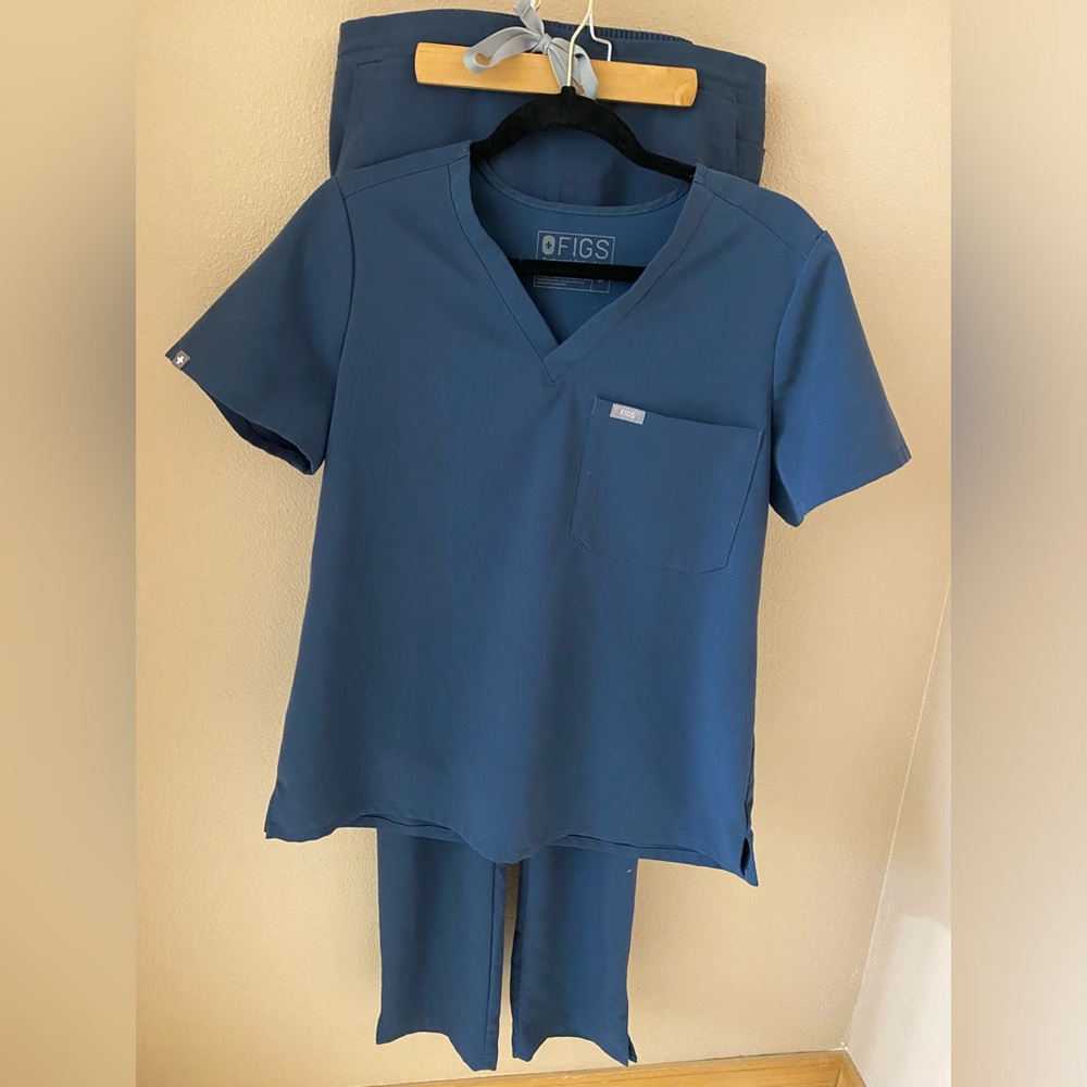 Figs set- blue size M top size M/Tall bottom